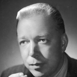 Mika Waltari © Suomi-filmin taidekuvaamo