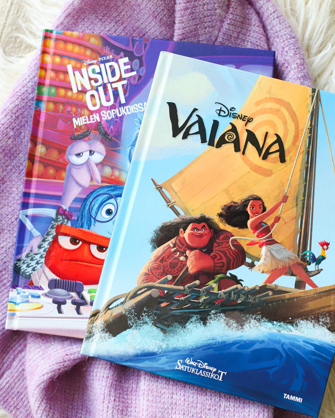 Disney Vaiana ja Inside out -kirjat