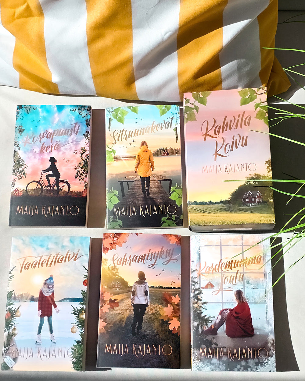 Kahvila Koivu -pokkarit Korvapuustikesä, Sitruunakevät, Taatelitalvi, Sahramisyksy, Kardemummajoulu