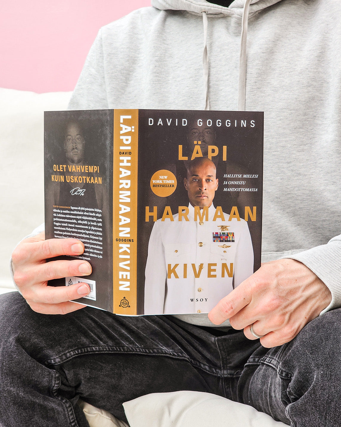 Läpi harmaan kiven