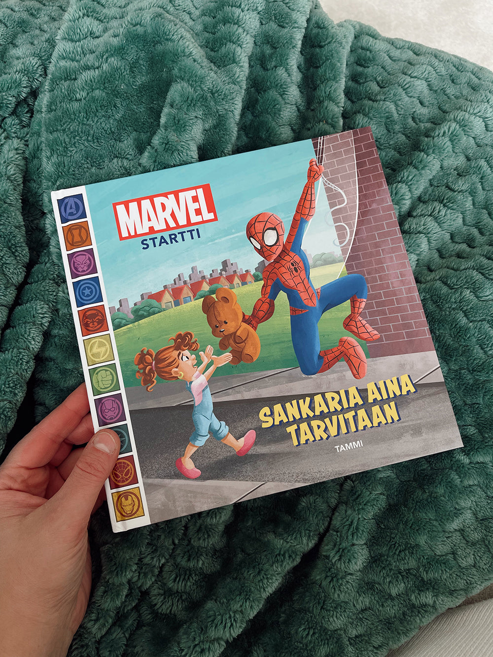 Marvel sankaria aina tarvitaan -kirja