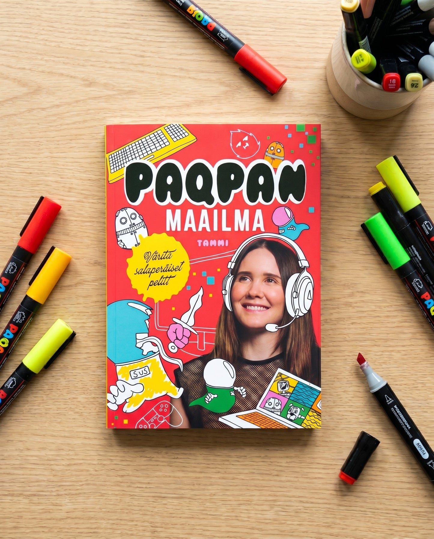 Paqpan maailma Väritä salaperäiset pelit
