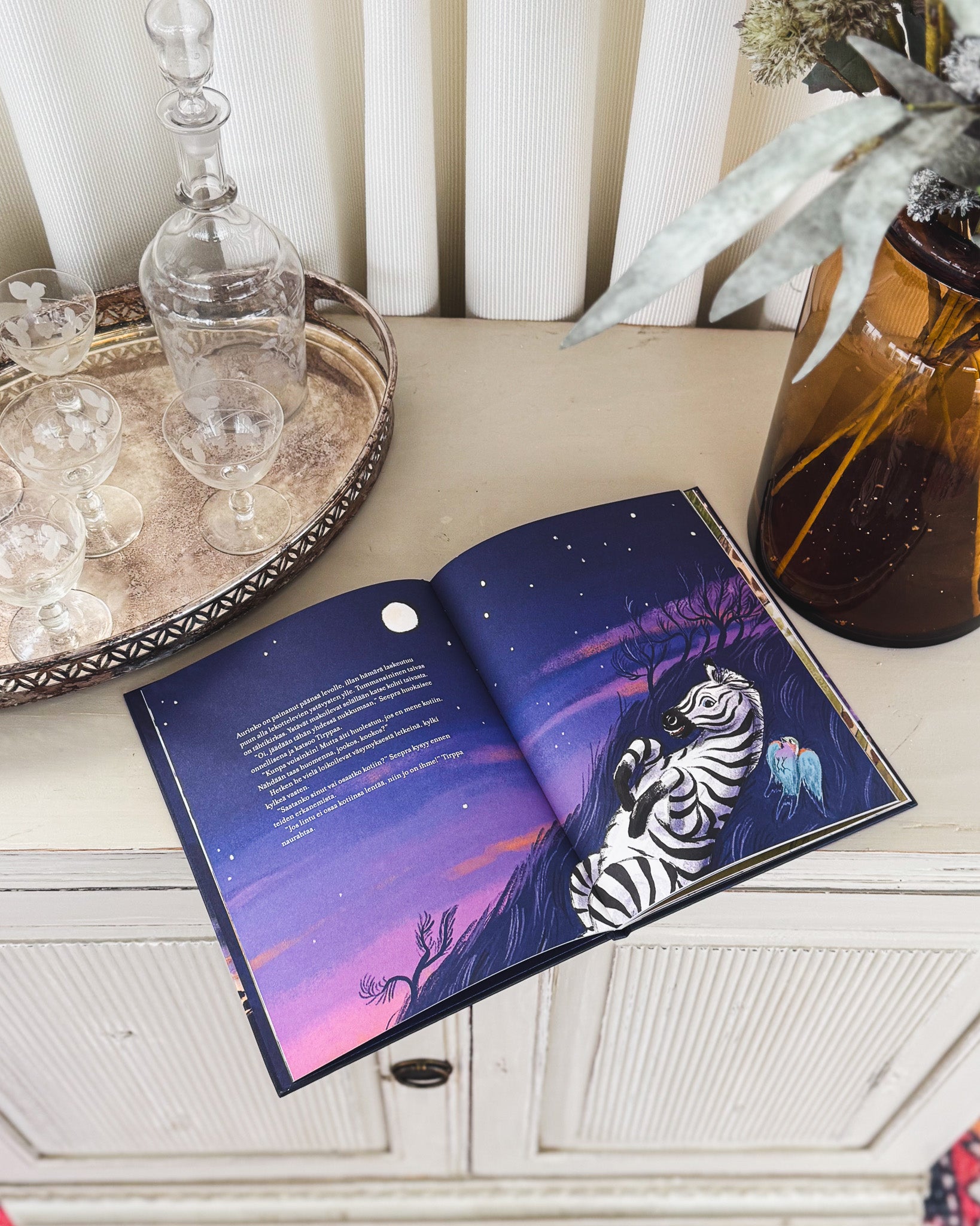 Seepra joka kadotti raitansa -kirjan aukeama