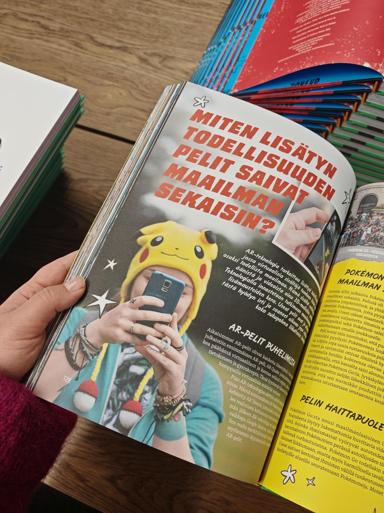 ZoneVD parhaiden pelien jäljillä -kirjan sisäaukeama.
