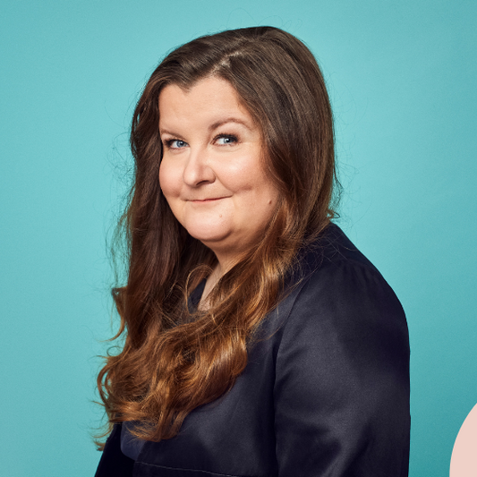 Kirjailijahaastattelu: Jenni Toivoniemi © Laura Malmivaara