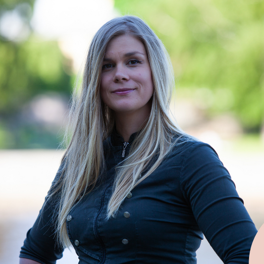 Kirjailijahaastattelu: Silja-Elisa Laitonen © Riina Saltiola 