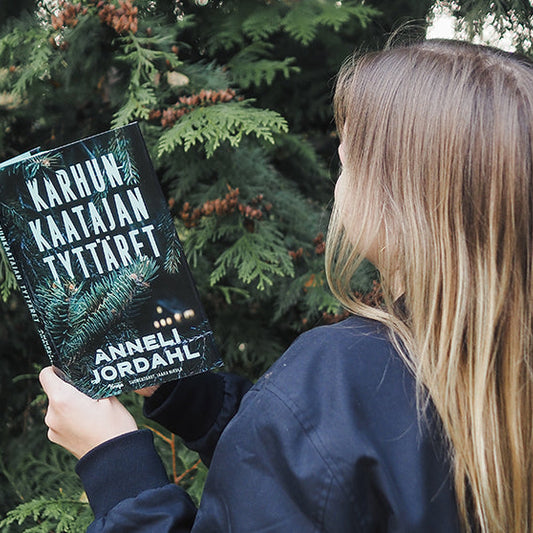 Anneli Jordahlin Karhunkaatajan tyttäret -kirja