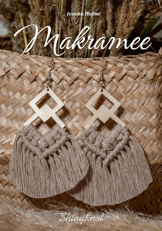 Etukansi. Jessika Halme. Makramee - Shiny Knot.