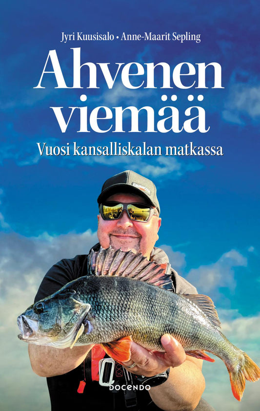 Etukansi. Jyri Kuusisalo. Anne-Maarit Sepling. Ahvenen viemää ja Karikko Bänger vaappu -paketti.