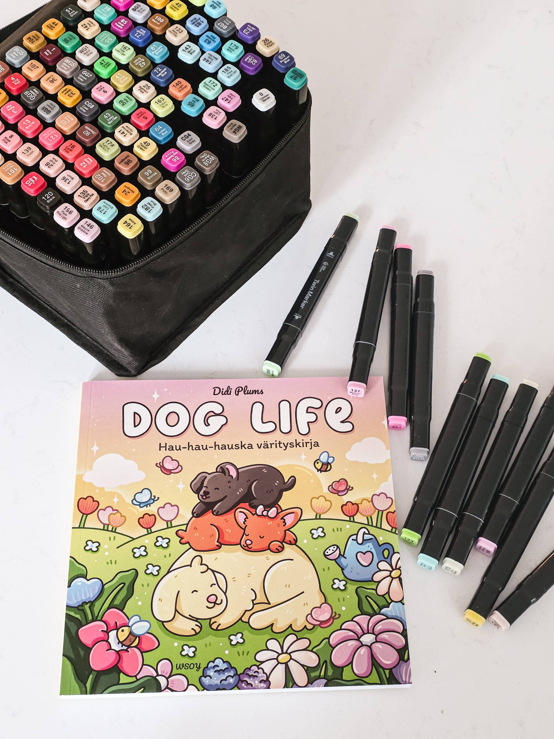 Dog life -värityskirja