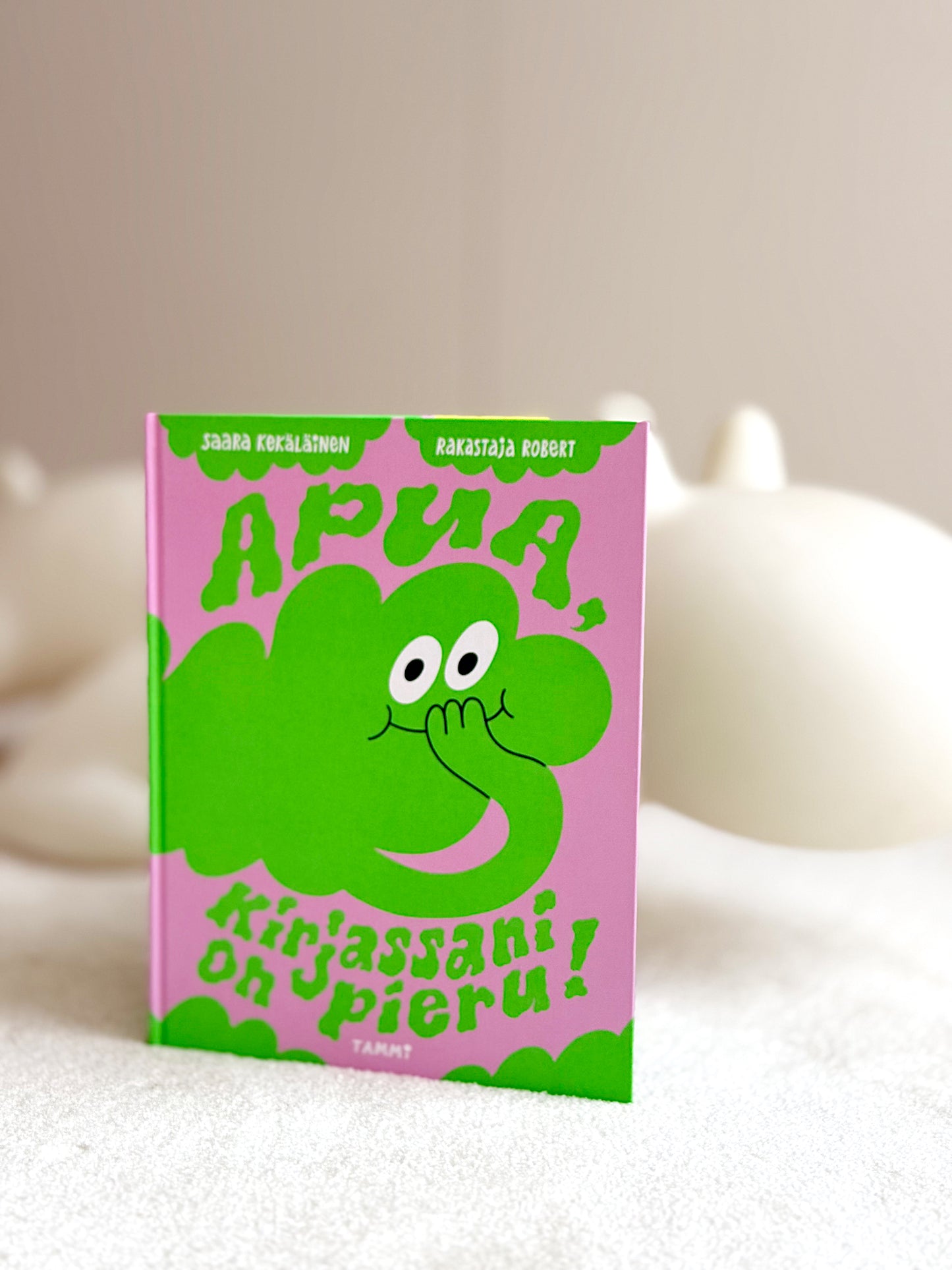 Apua, kirjassani on pieru! -kirja