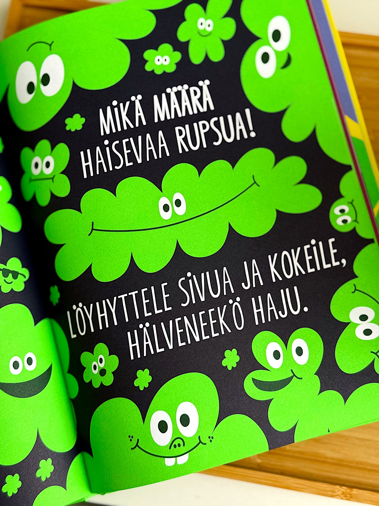 Apua, kirjassani on pieru! -kirja