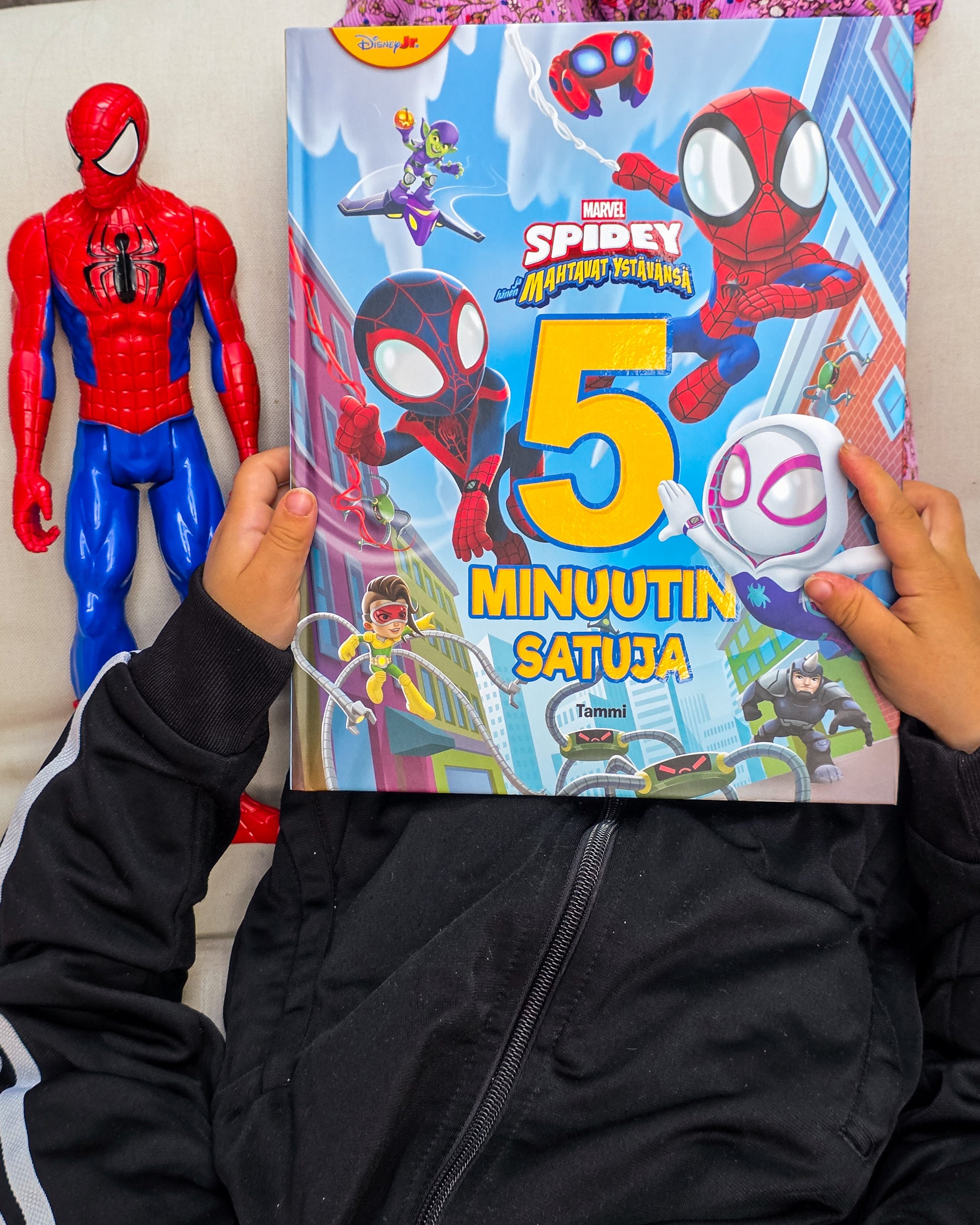 Marvel Spidet 5 minuutin satuja -kirja