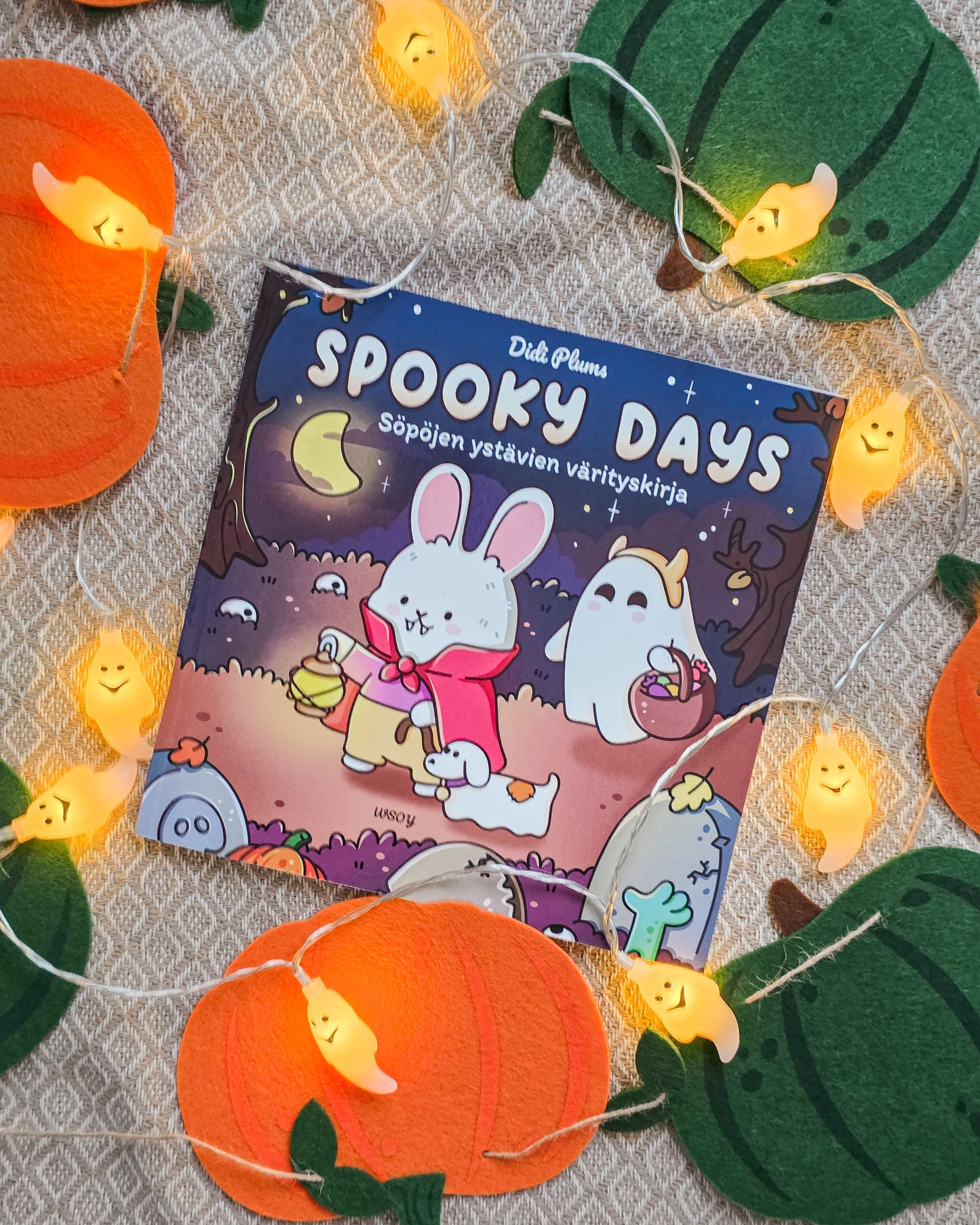Spooky Days -värityskirja