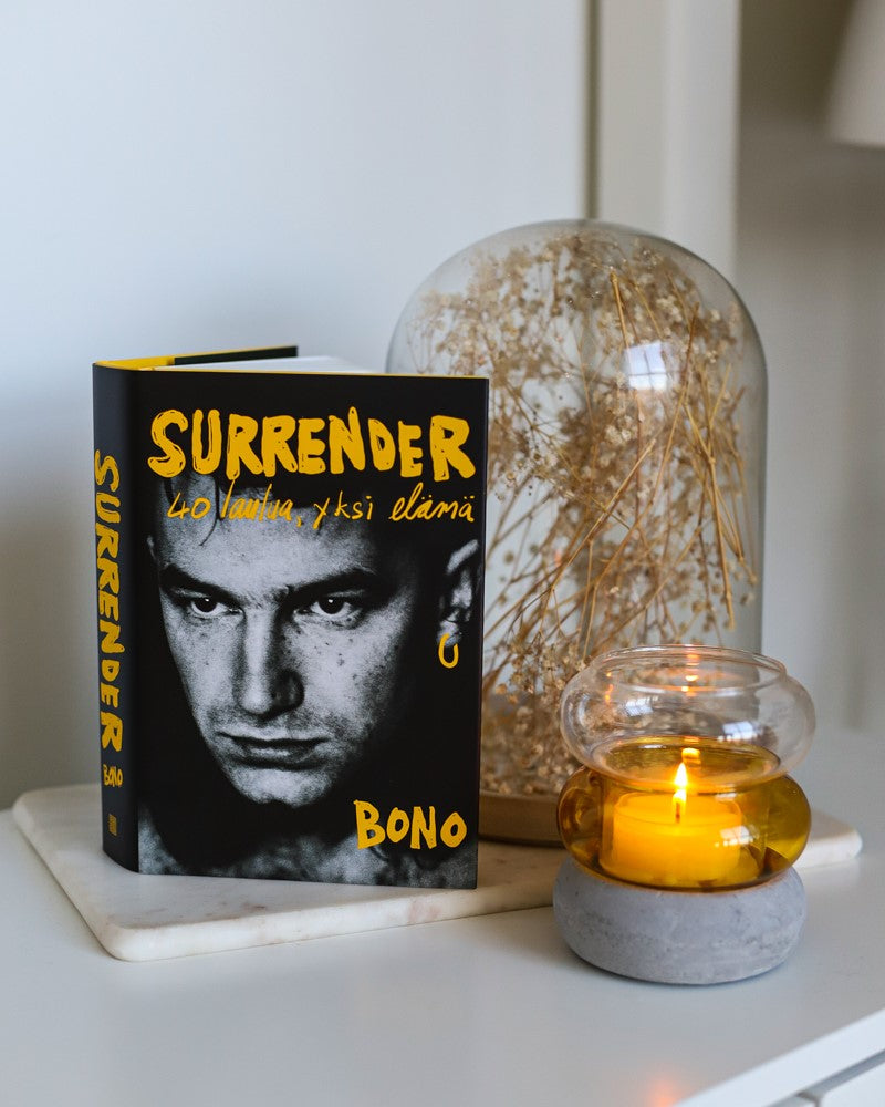 Bono Surrender Kirja